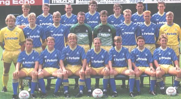 Squad photo 1989-90