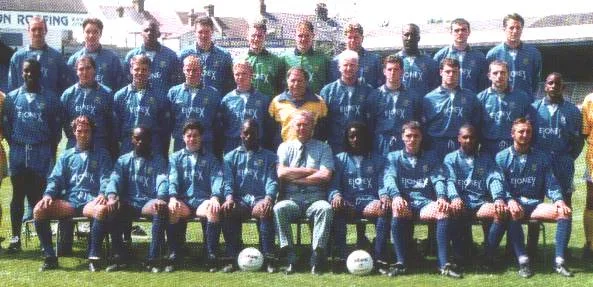 Squad photo 1993-94