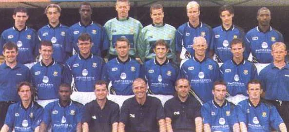 Squad photo 1998-99