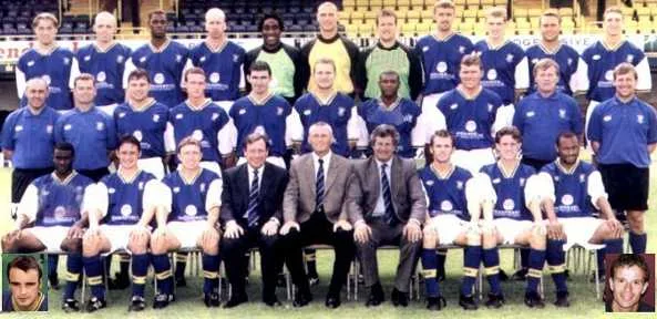 Squad photo 1999-00